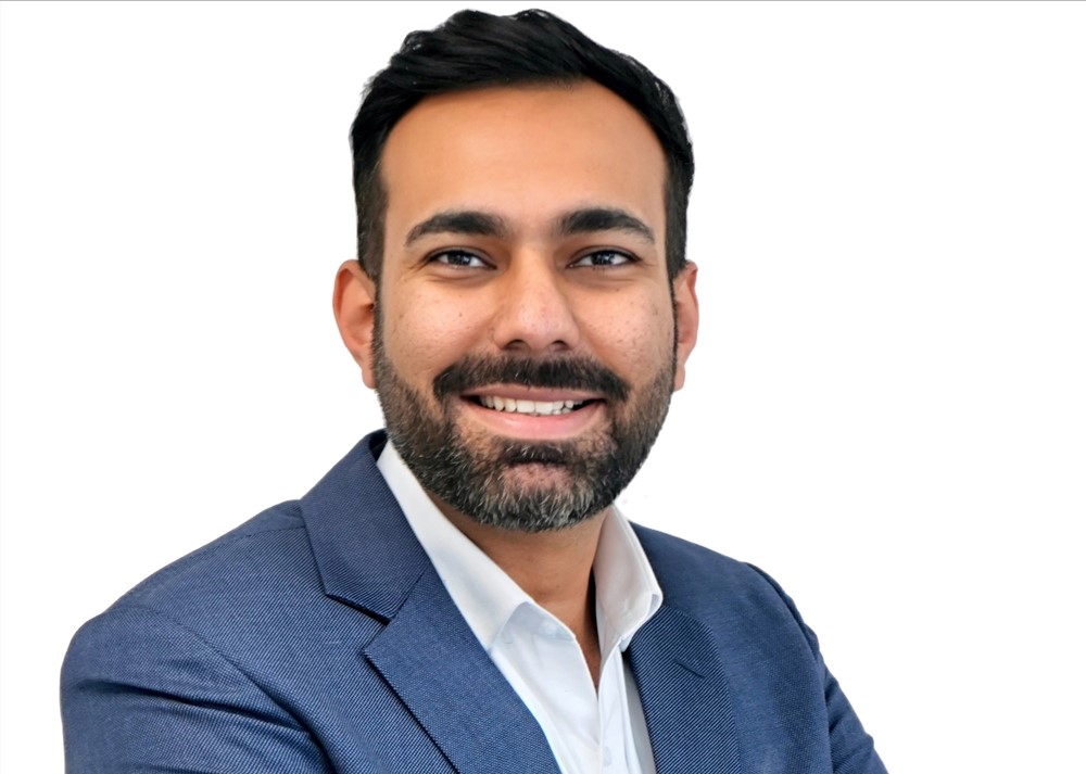 Umer Jawaid, Γενικός Διευθυντής Λειτουργιών στο εργοστάσιο της Παπαστράτος