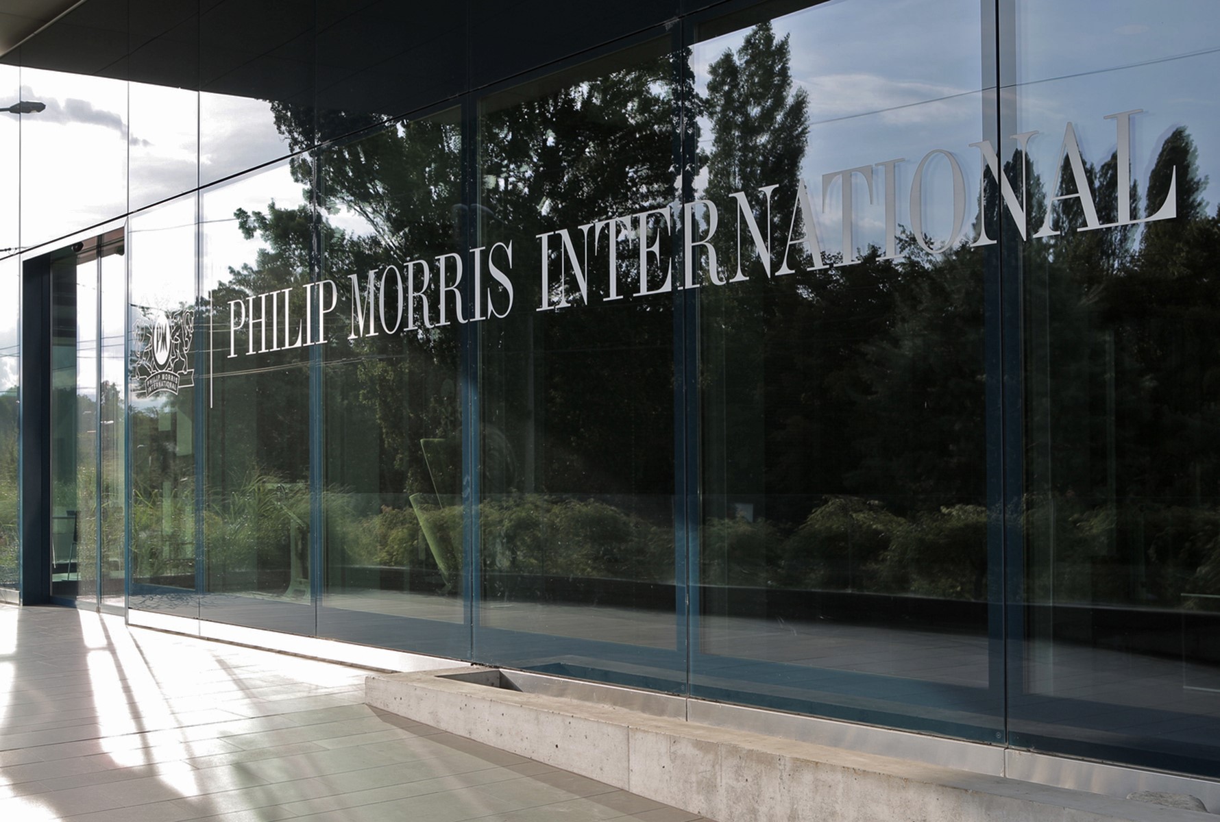 /media/2nojjoqf/pmi-s-operations-center-in-lausanne.jpg