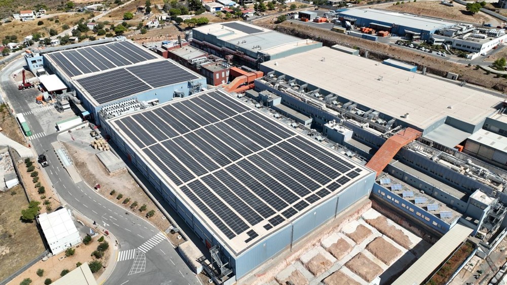 /media/31qhylpk/fotovoltaika-papastratos.jpg?width=1000&height=700¢er=0,5,0,5&mode=crop