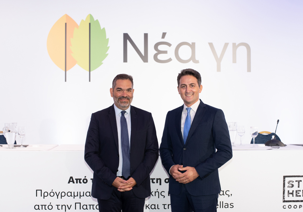 Ο Αντιπρόεδρος της Παπαστράτος, κ. Ιάκωβος Καργαρώτος και ο Διευθύνων Σύμβουλος της Stevia Hellas, κ. Χρήστος Σταμάτης