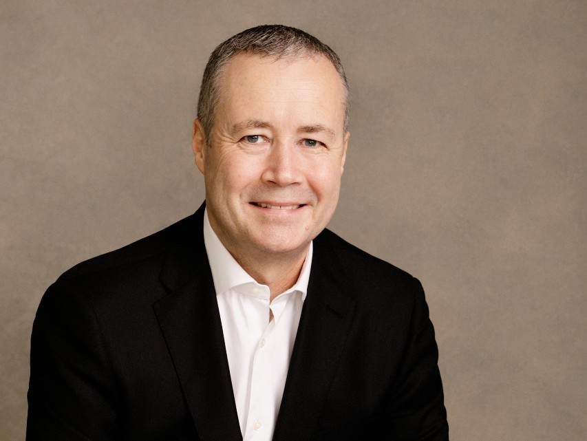 O Scott Coutts, Ανώτερος Aντιπρόεδρος Παγκόσμιων Λειτουργιών της Philip Morris International, μητρικής της Παπαστράτος.