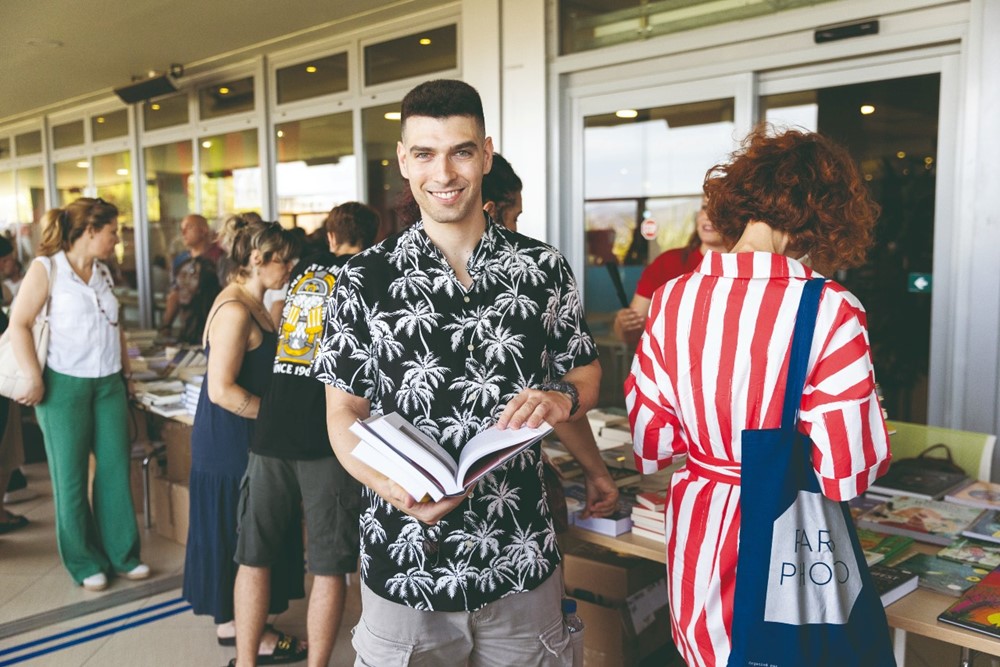 /media/bw3olbhx/bookfair8.jpg?width=1000&height=700¢er=0,5,0,5&mode=crop