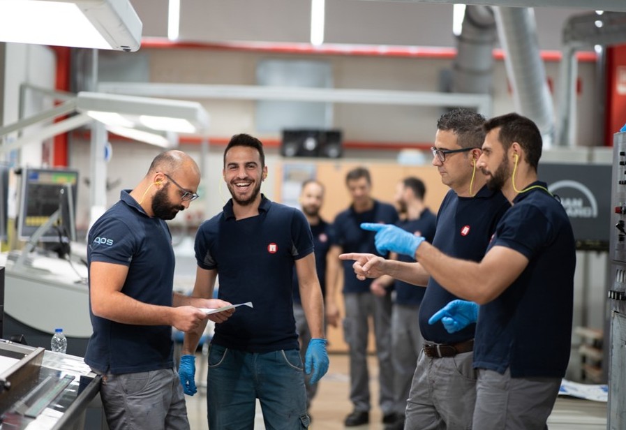 /media/dtudhac0/employees.jpg?width=1000&height=700&center=0,5,0,5&mode=crop