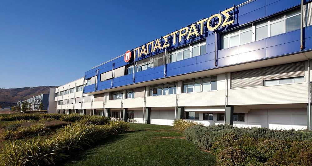 /media/lybcezni/papastratos_factory_new.jpg?width=1000&height=700¢er=0,5,0,5&mode=crop