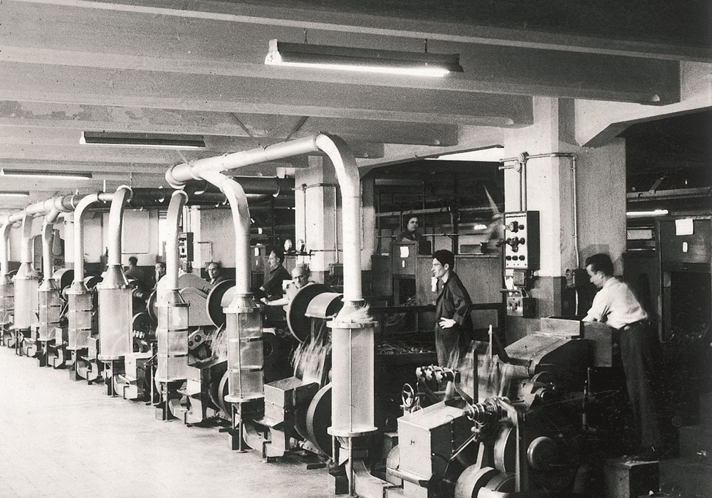 Το εσωτερικό του εργοστασίου από την δεκαετία του 1950