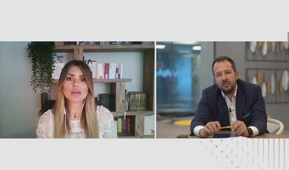 Ο Σταύρος Δρακουλαράκος, Γενικός Διευθυντής Επικοινωνίας της Παπαστράτος με τη ψυχολόγο-ψυχοθεραπεύτρια Βέρα Αθανασίου