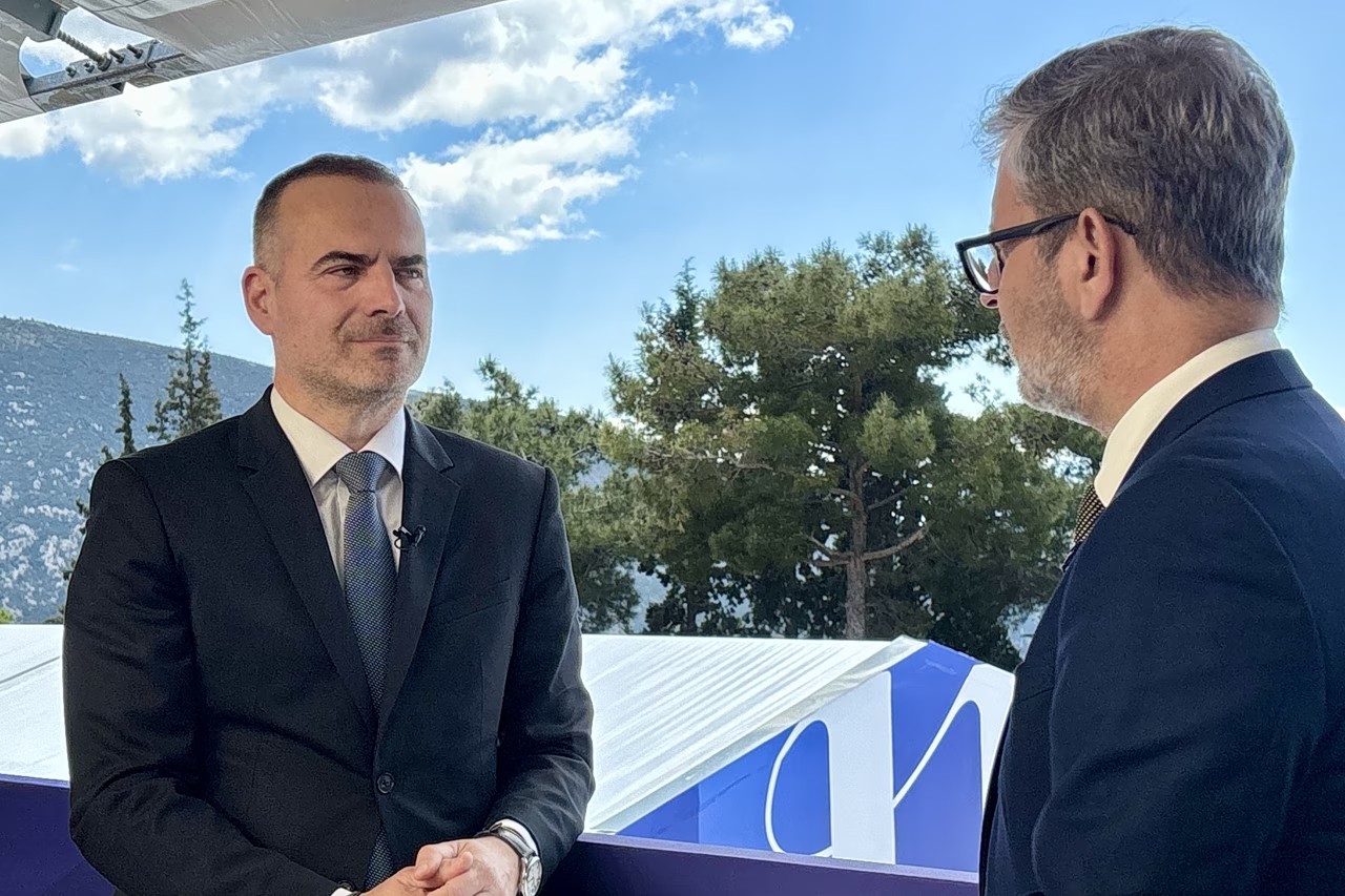 /media/uqanaook/delphi-margonis-2.jpg?width=1000&height=700&center=0,5,0,5&mode=crop