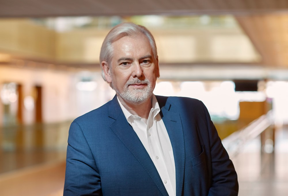O CEO της Philip Morris International, Jacek Olczak